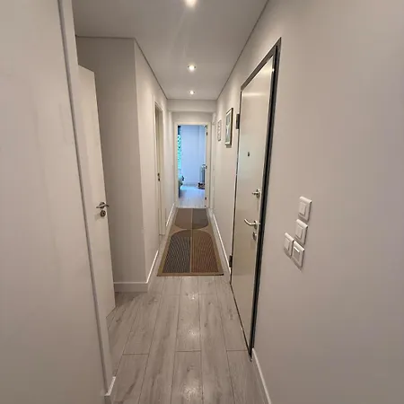 Modern With Private Parking *