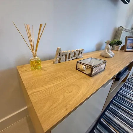 Apartment Modern With Private Parking *