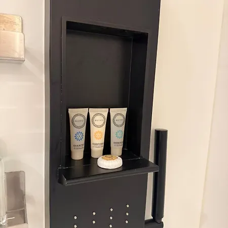 Apartment Modern With Private Parking *